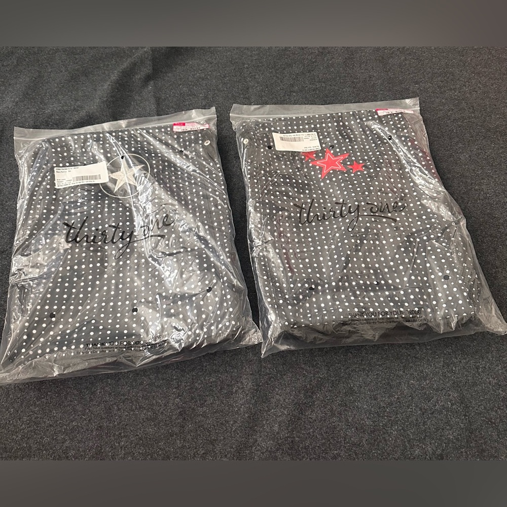 thirty-one Black Polka Dot Duo storage bags snap with Star Accents